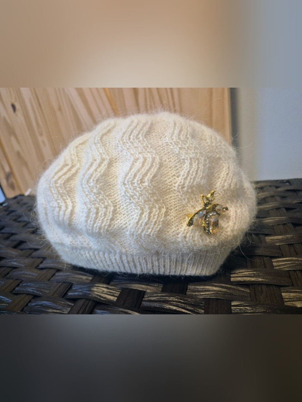 Alpaca Wool Blend Knit Beret with Decorative Bee Brooch